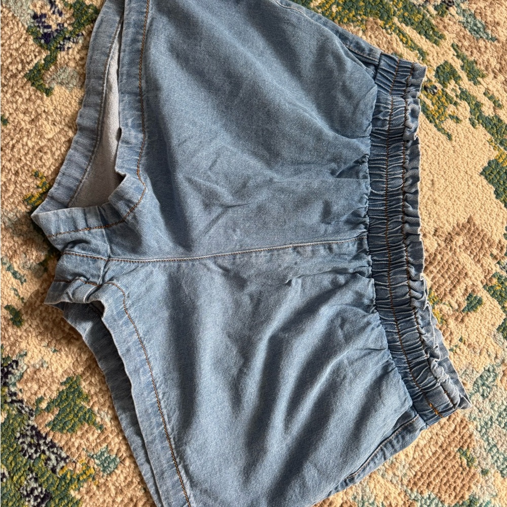 Light Wash Elastic Waist Denim Shorts - Blue